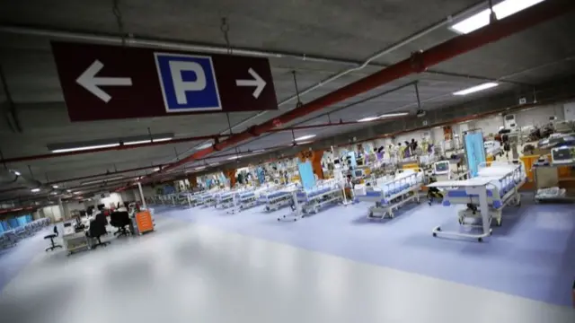 The "Field Intensive Care Unit 1" set up by Bahrain to treat coronavirus patients, at a car-park of the Bahrain Defence Force Hospital in Riffa, Bahrain (14 April 2020)