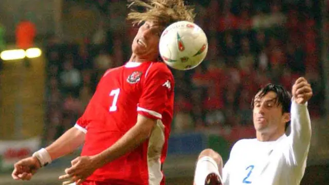 Robbie Savage challenges Christian Panucci