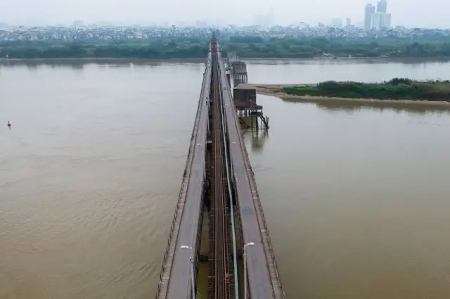 This aerial photo shows a deserted Long Bien bridge