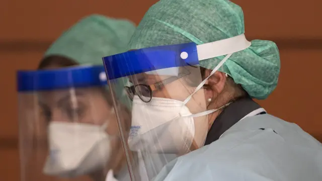 Nurses in face masks