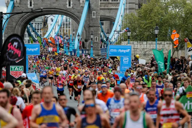 London marathon runners