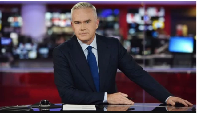 Huw Edwards often reads the six and ten'o'clock news in the UK