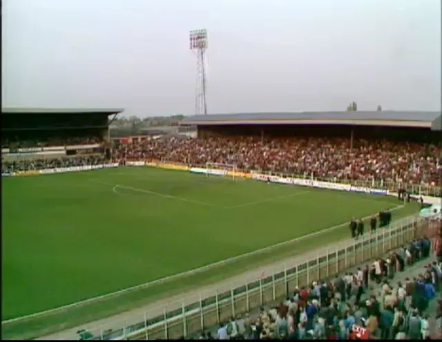 Racecourse Ground