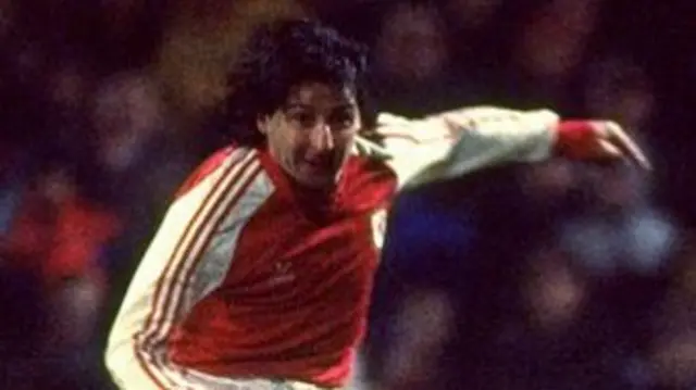 Mickey Thomas