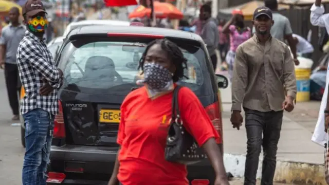 People at Makola market after the partial lockdown was lifted in Accra, Ghana on 20 April 2020.