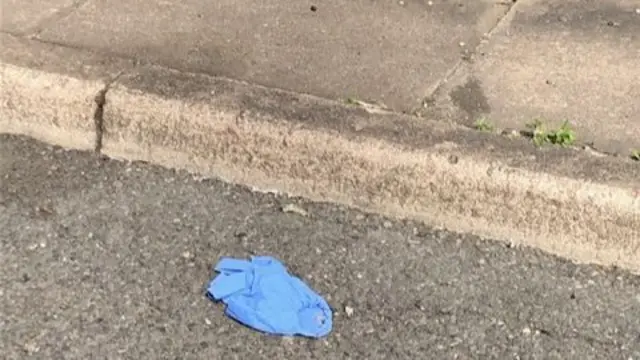 Abandoned glove