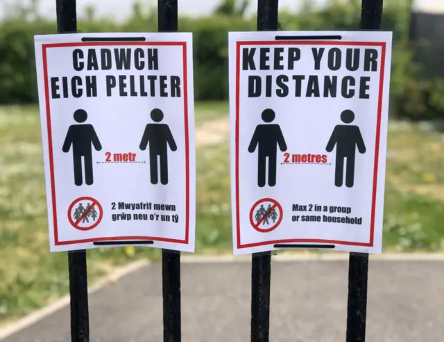 Social distance sign in Penarth