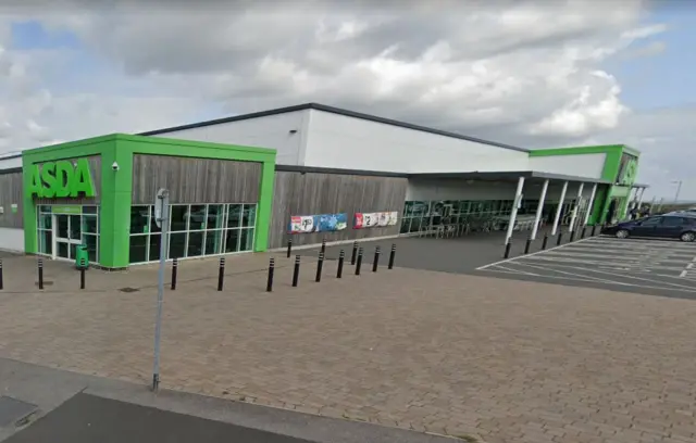 Asda, Middleton store