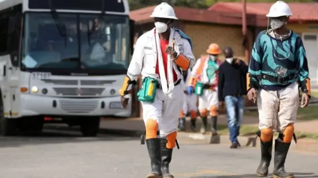 South Africans wearing face masks