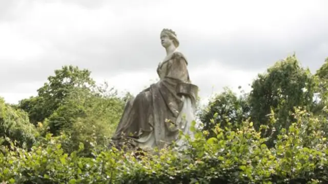 Queen Victoria Statue in Pearson Park