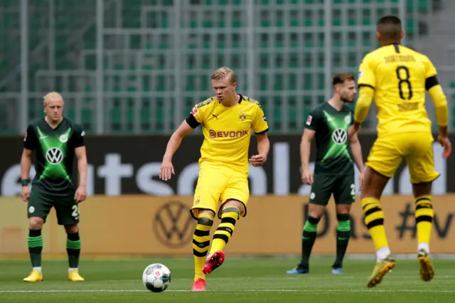 Wolfsburg v Borussia Dortmund