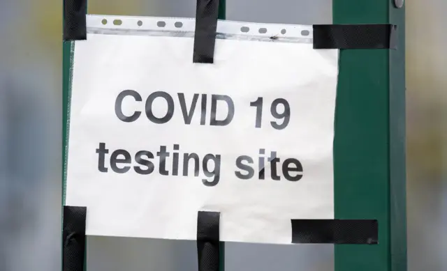 Covid-19 testing site sign