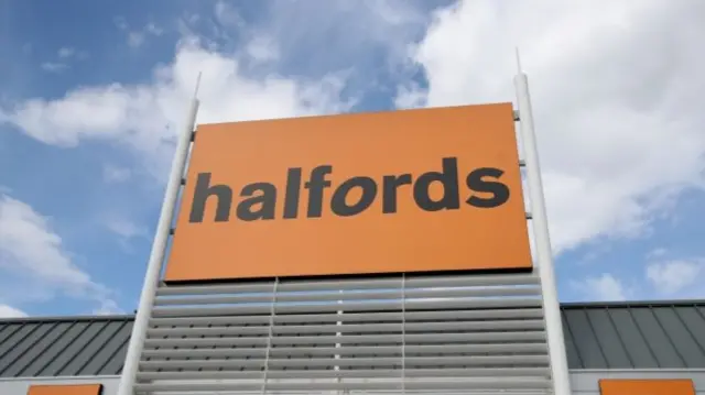 Halfords sign