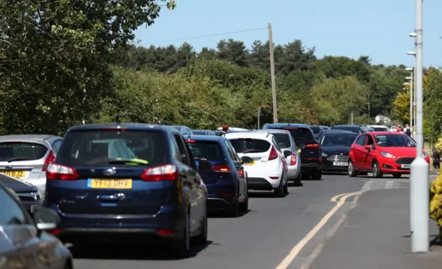 Traffic outside the beach