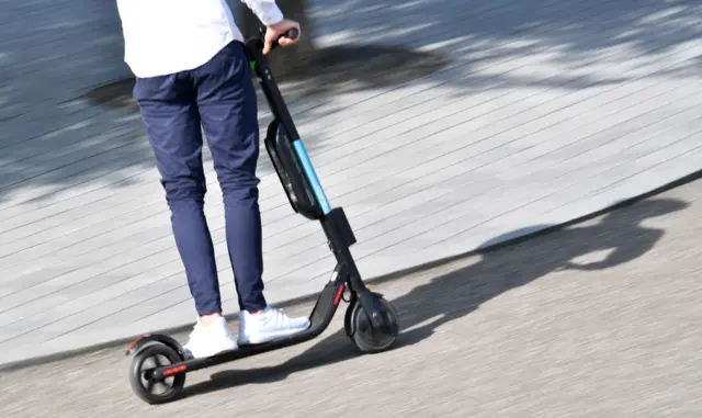 Electric scooter