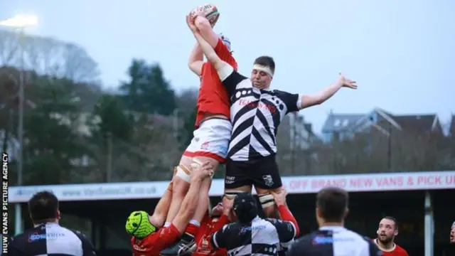 Llanelli v Pontypridd