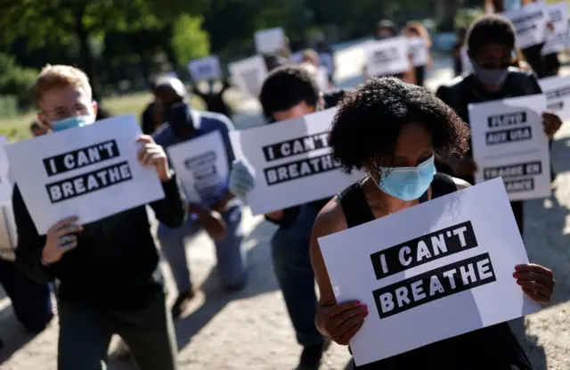 Protest outside the US embassy in Paris. 1 June 2020