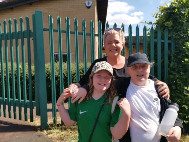 Jude Smith, Frankie, Tallulah at Chellaston Junior School