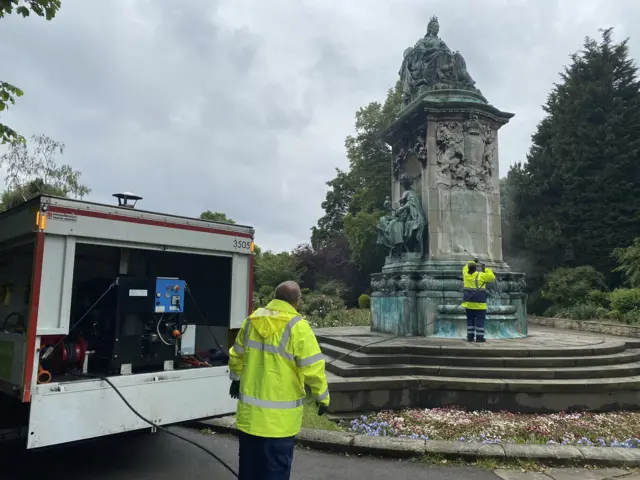 Graffiti removed from Queen Victoria statue, Leeds