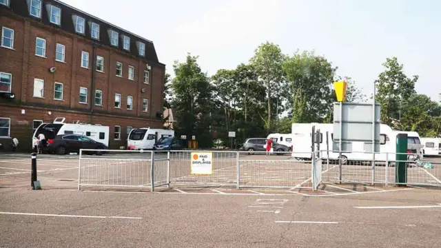 Watford Leisure Centre travellers