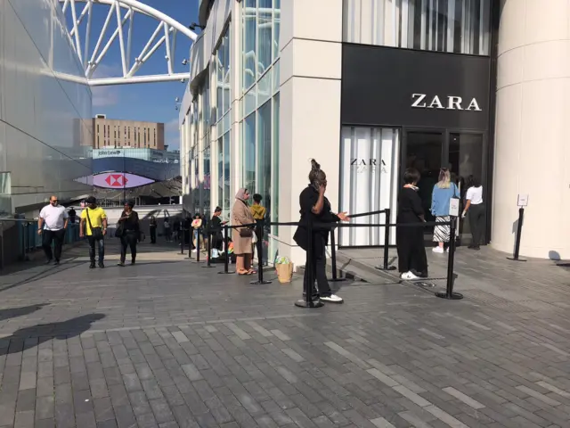 Queue for Zara