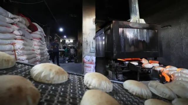 Bakery in rebel-held Binnish, Syria (9 June 2020)