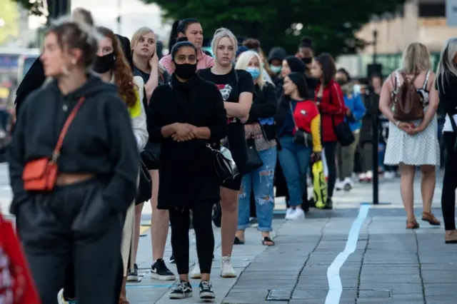 Primark queue