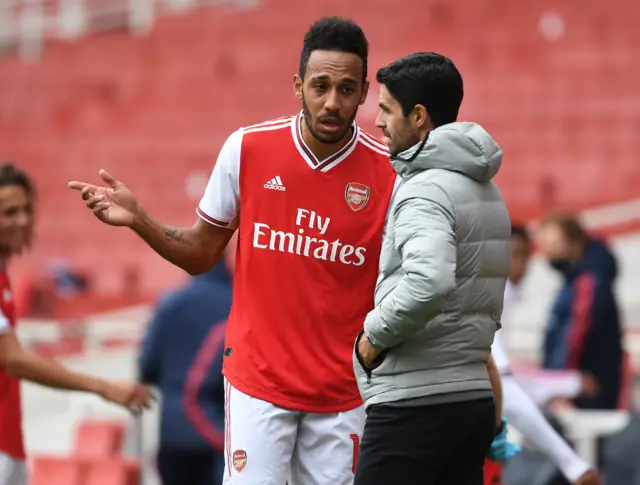 Pierre-Emerick Aubameyang with Mikel Arteta