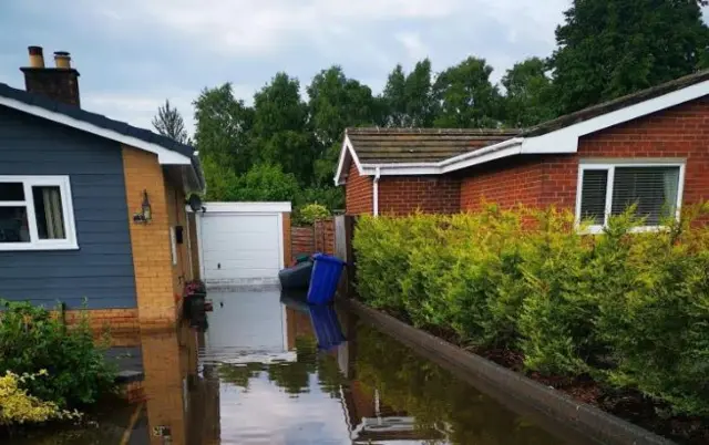 Baldwins Gate flooding