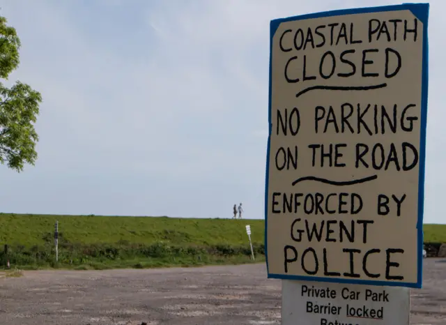 Footpath closed sign