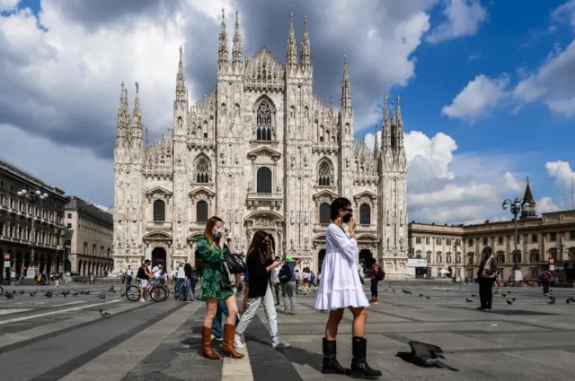 Women in central Milan on 3 June 2020