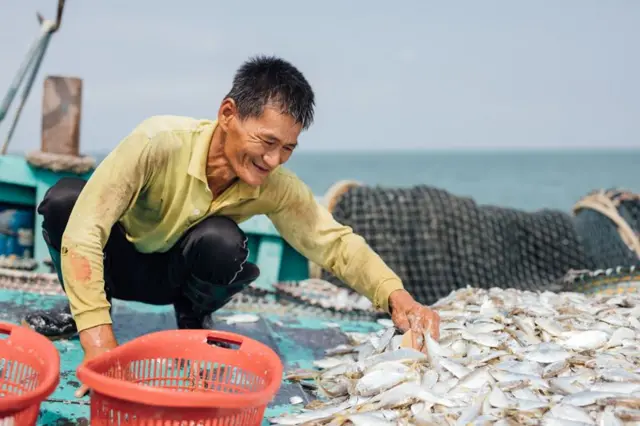 Farmers and fishermen across South East Asia embrace a new way to sell.