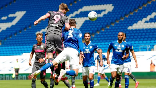 Cardiff defend a corner