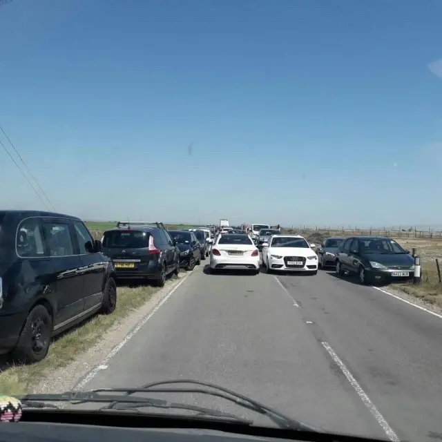 Queuing vehicles