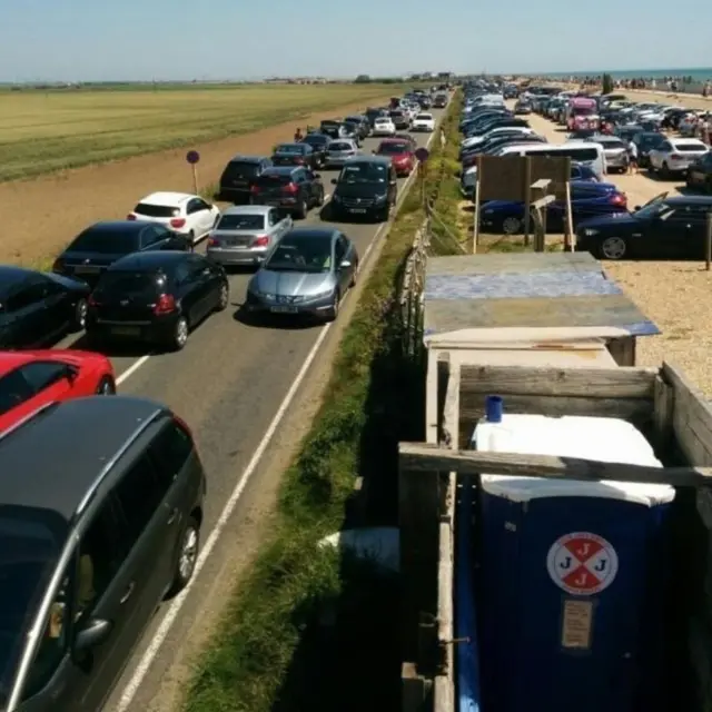 Queuing vehicles