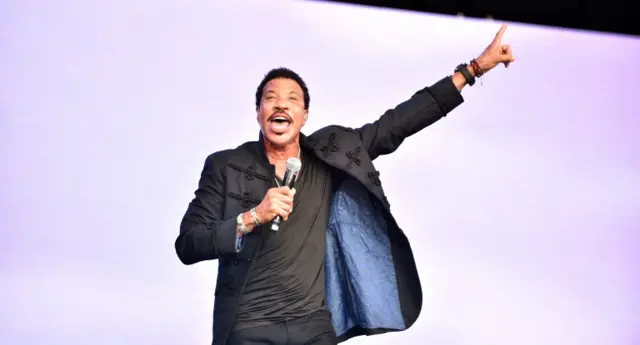 Lionel Richie on stage