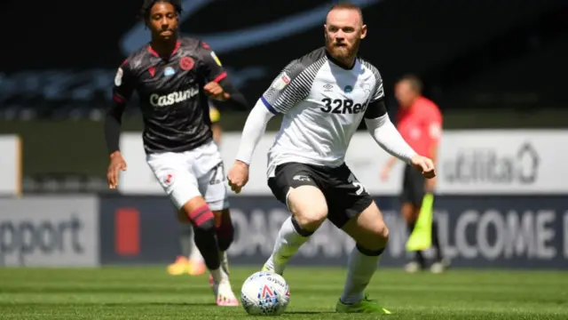 Wayne Rooney in action for Derby against Reading