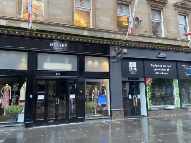 While many shops opened, some remained closed in Glasgow city centre