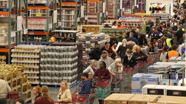 A long queue of shoppers in a Perth Costco store in March 2020