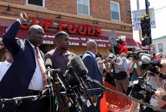 Family lawyer Benjamin Crump (left) and Quincy Mason Floyd