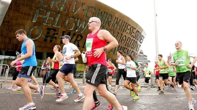 Hanner marathon Caerdydd