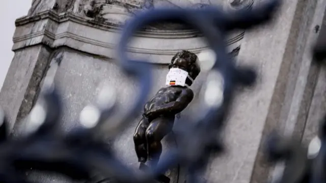 Manneken Pis statue