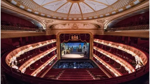 Inside the Royal Opera House