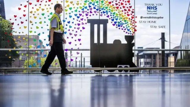 Edinburgh train station