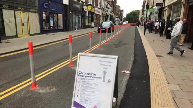 Wider pavements in Bedford