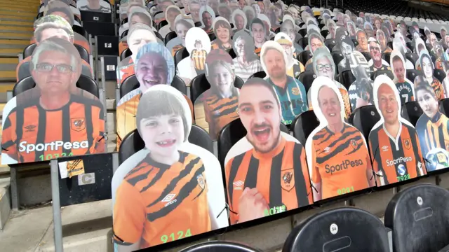 Cardboard cut out Hull fans