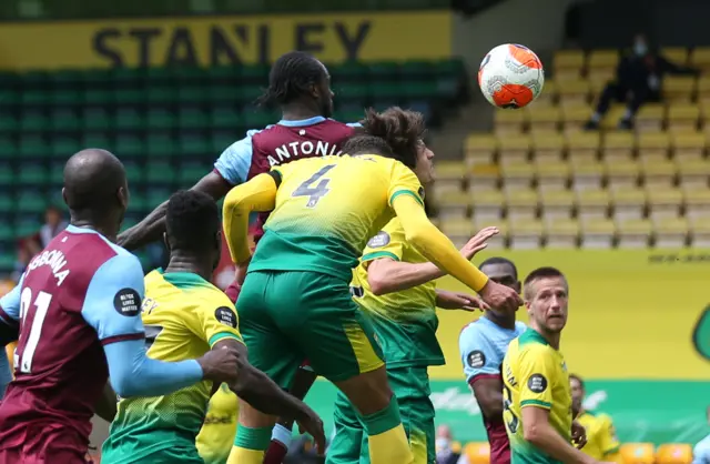 Michail Antonio scores his second