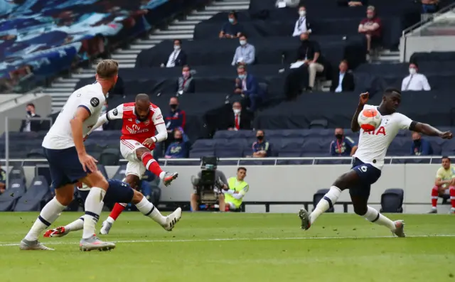 Alexandre Lacazette of Arsenal scores