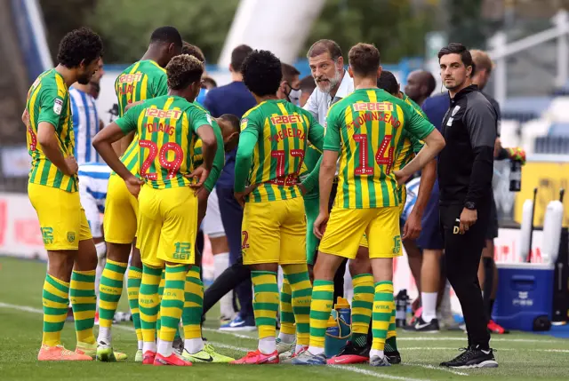 Slaven Bilic gives a team talk