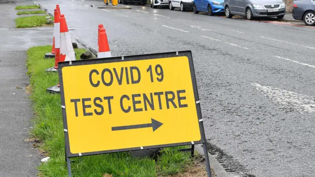 Sign to Covid-19 test centre